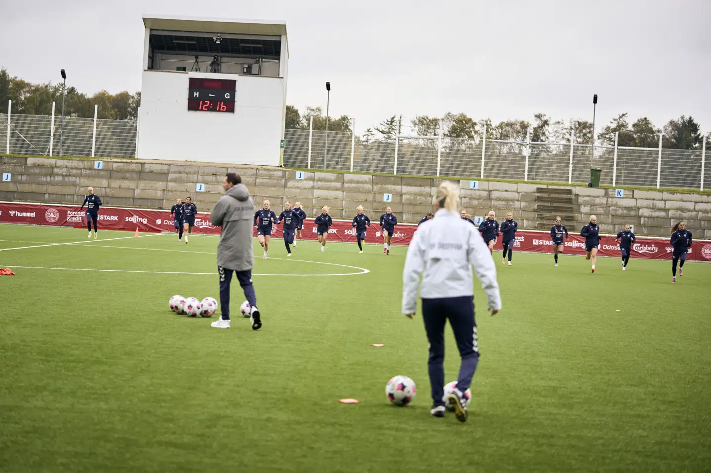 Landsholdet har siden mandag været samlet Helsingør inden udekampen i Finland.