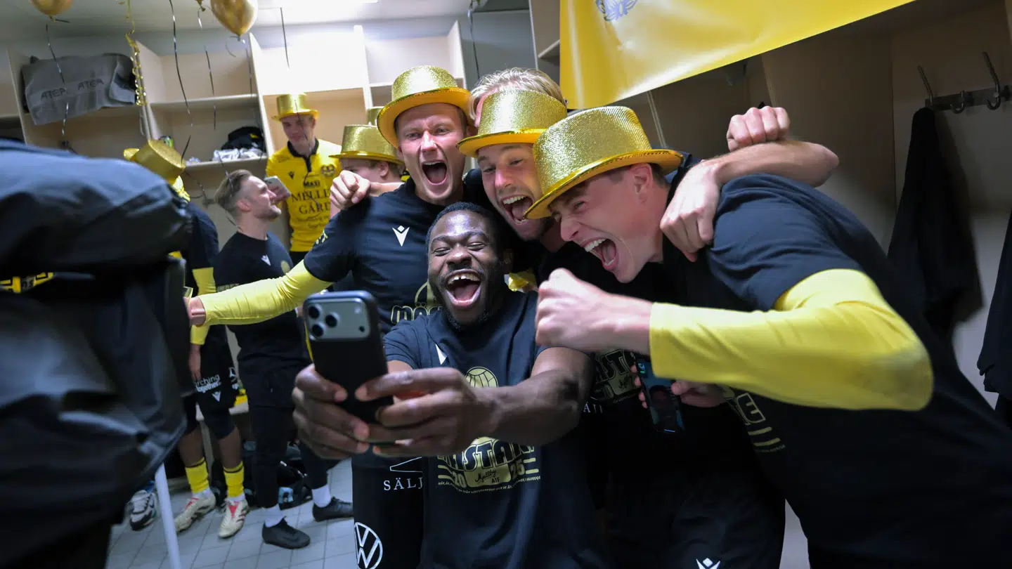 Der var fest i omklædningsrummet, da Mjällby blev svensk mester i mandags.