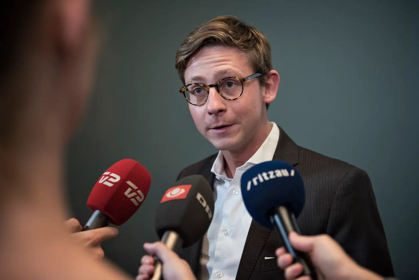 Karsten Lauritzen (V) var skatteminister i de år, hvor skeletterne væltede ud af skabene i Skat. Han var også minister, da Undersøgelseskommissionen om Skat blev nedsat. Her er han selv blevet afhørt som et af mange vidner.