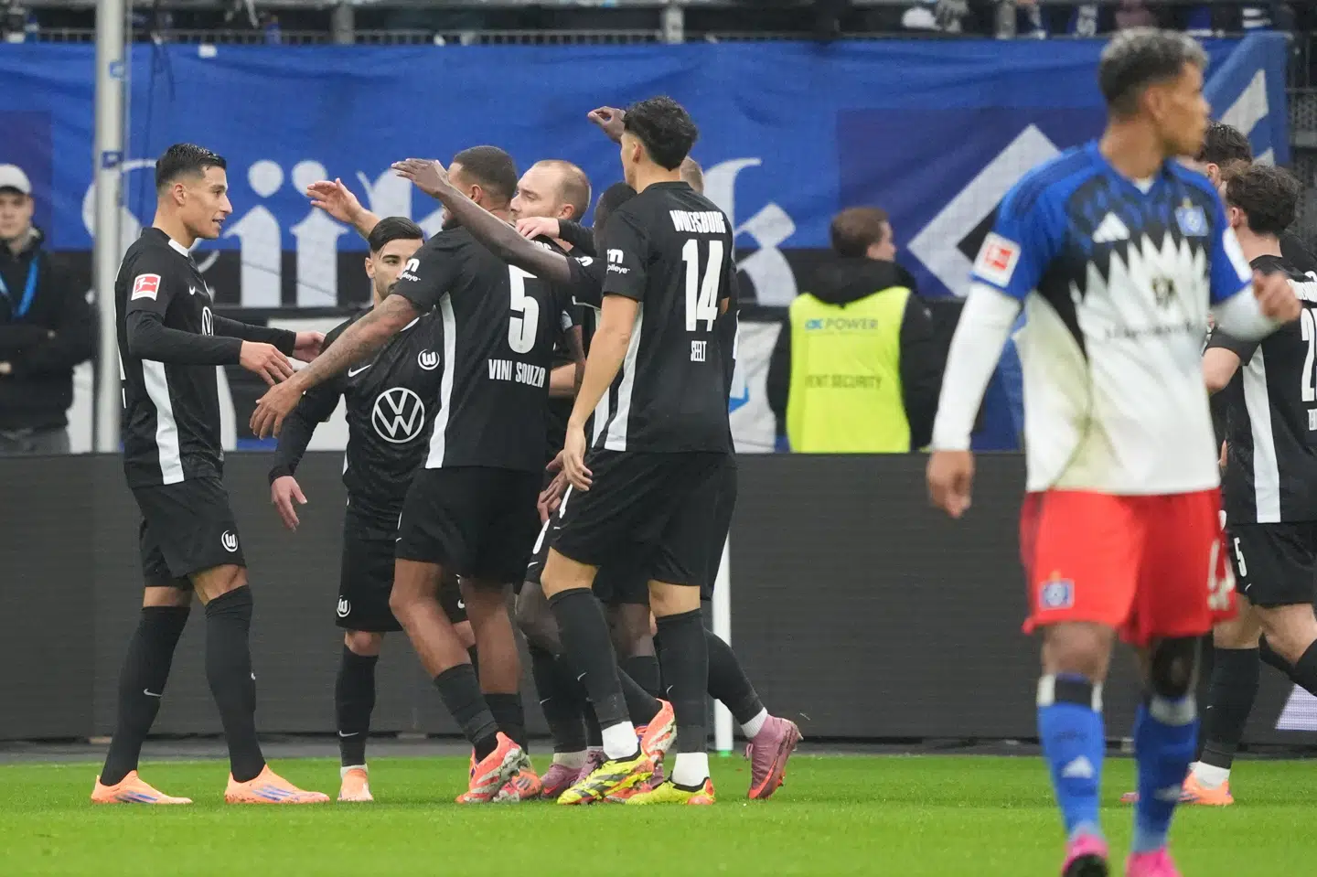 Adam Daghim (til højre) kunne juble med holdkammeraterne i lørdagens sejr.