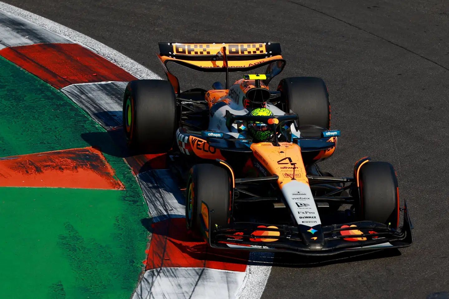 Lando Norris vandt lørdagens kvalifikation i Mexico City.
