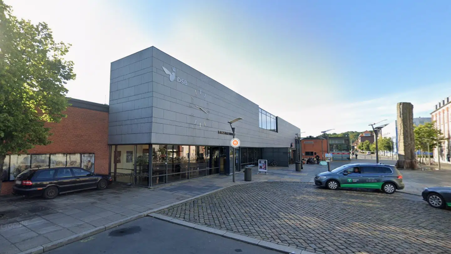 Manden kunne ikke komme ud, da DSB låste stationen af.