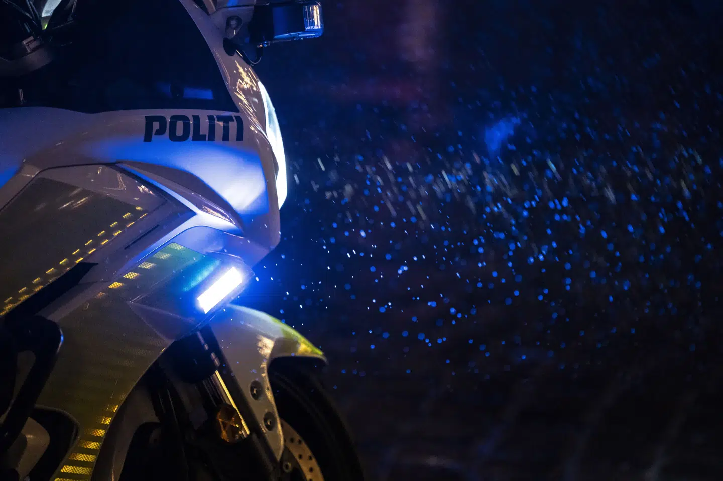 Politibetjente i Silkeborg fik lørdag aften øje på en mand ved politistationen, der viste sig at have en større mængde amfetamin i sit hjem. (Arkivfoto).