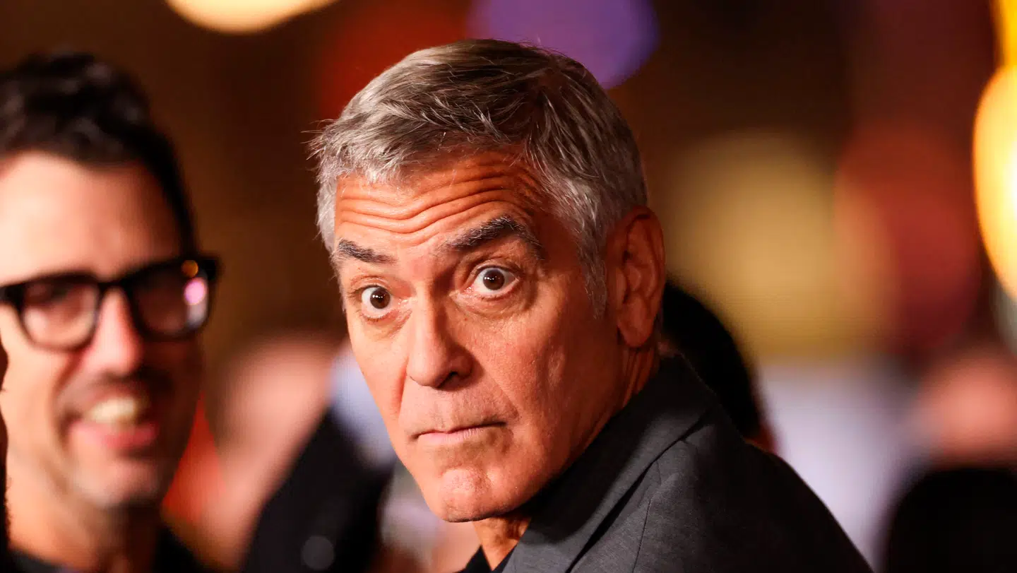 George Clooney reagerer på det spektakulære røveri, der skete på Louvre i Paris 19. oktober.