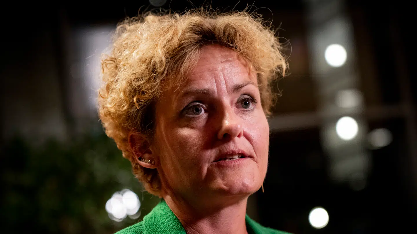 Pernille Rosenkrantz-Theil løber med 'Dagens Brøler'.