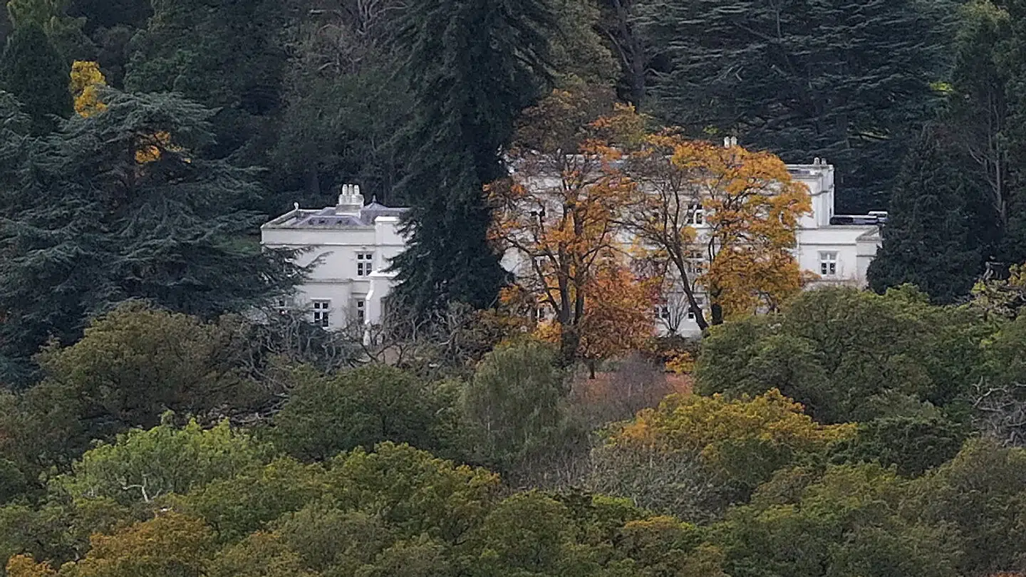 Royal Lodhe, som Andrew nu angiveligt opgiver, ligger i Windsor og har angiveligt hele 30 værelser.