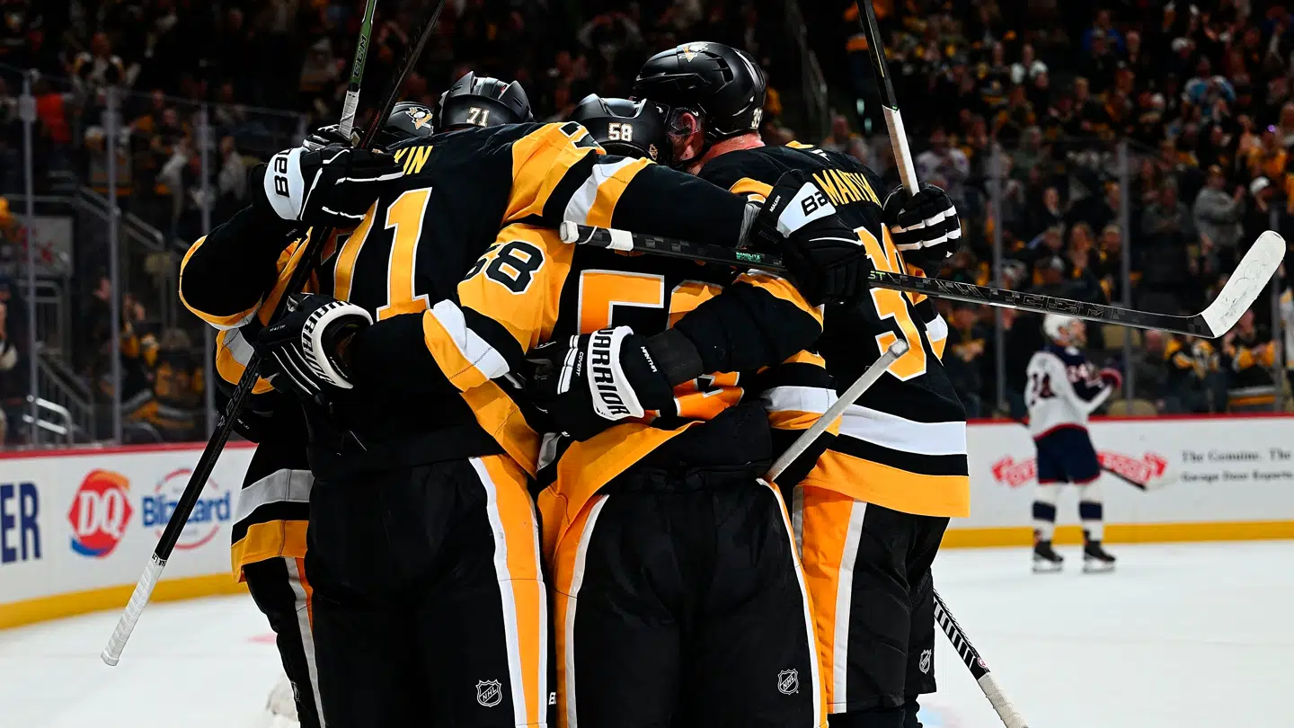 Uheldet skete i forbindelse med en Pittsburgh Penguins scoring allerede tidligt i kampen efter cirka et minuts effektiv spilletid.