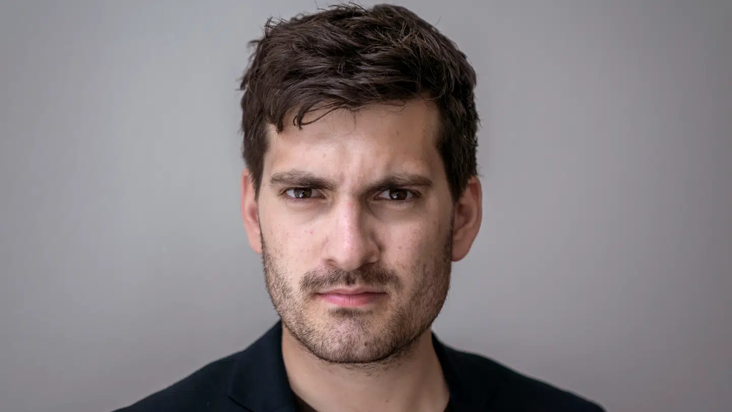 Frederik Vad anser det for bekymrende, hvis der opfordres til at stemme ud fra ens etniske baggrund til det kommende kommunalvalg.