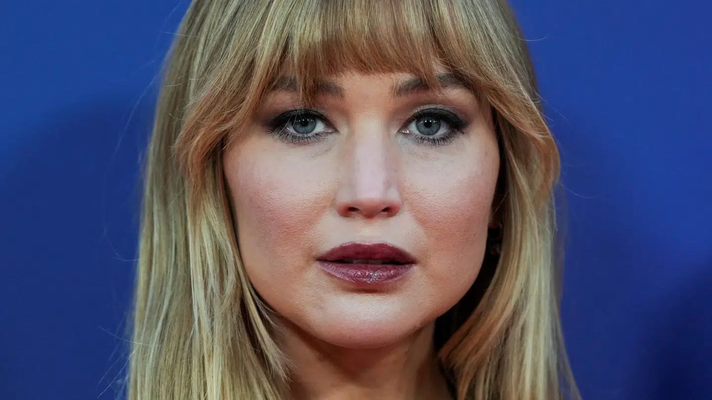 Jennifer Lawrence fortæller åbent om sine kosmetiske indgreb.