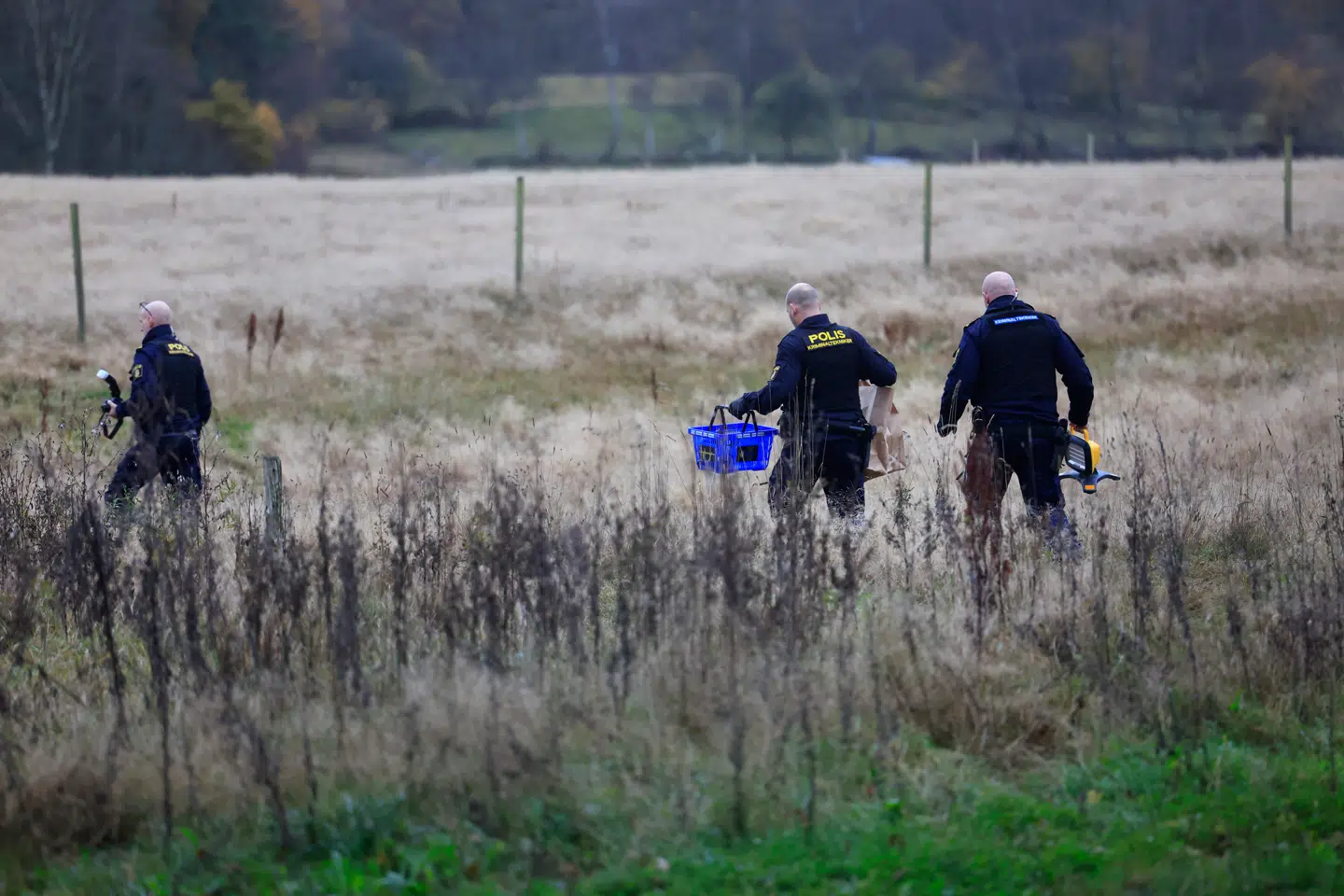 Teknikere fra svensk politi i arbejde efter en dansk mand er blevet skudt.