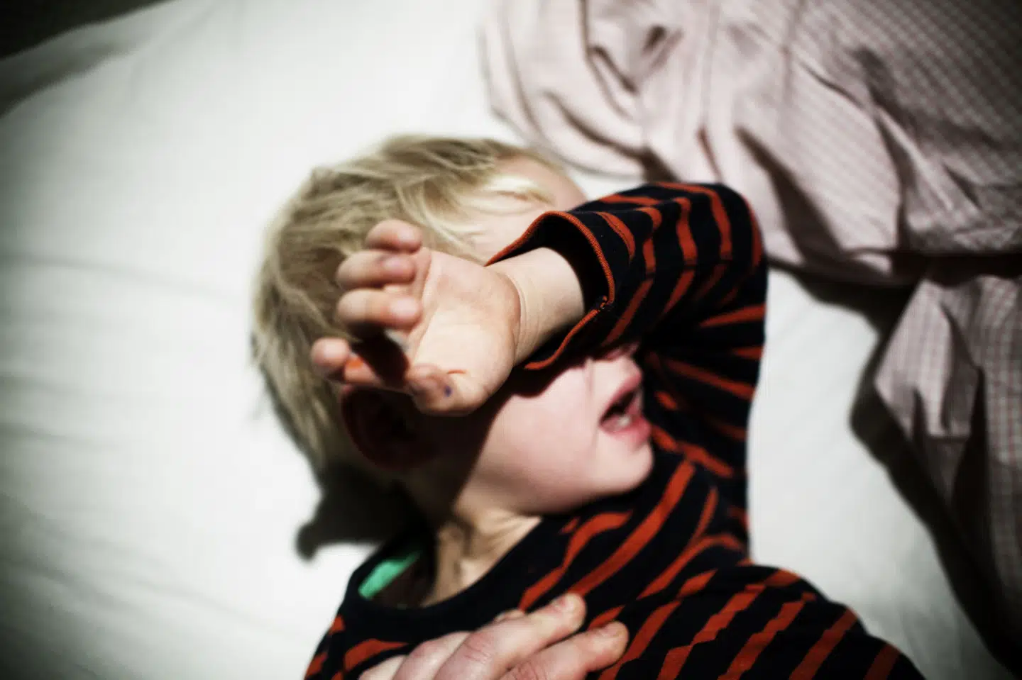 Forældre, der er under mistanke for at begå vold mod deres børn, skal ikke længere kunne forhindre at blive undersøgt, fremgår det af handlingsplan fra regeringen. (Arkivfoto).