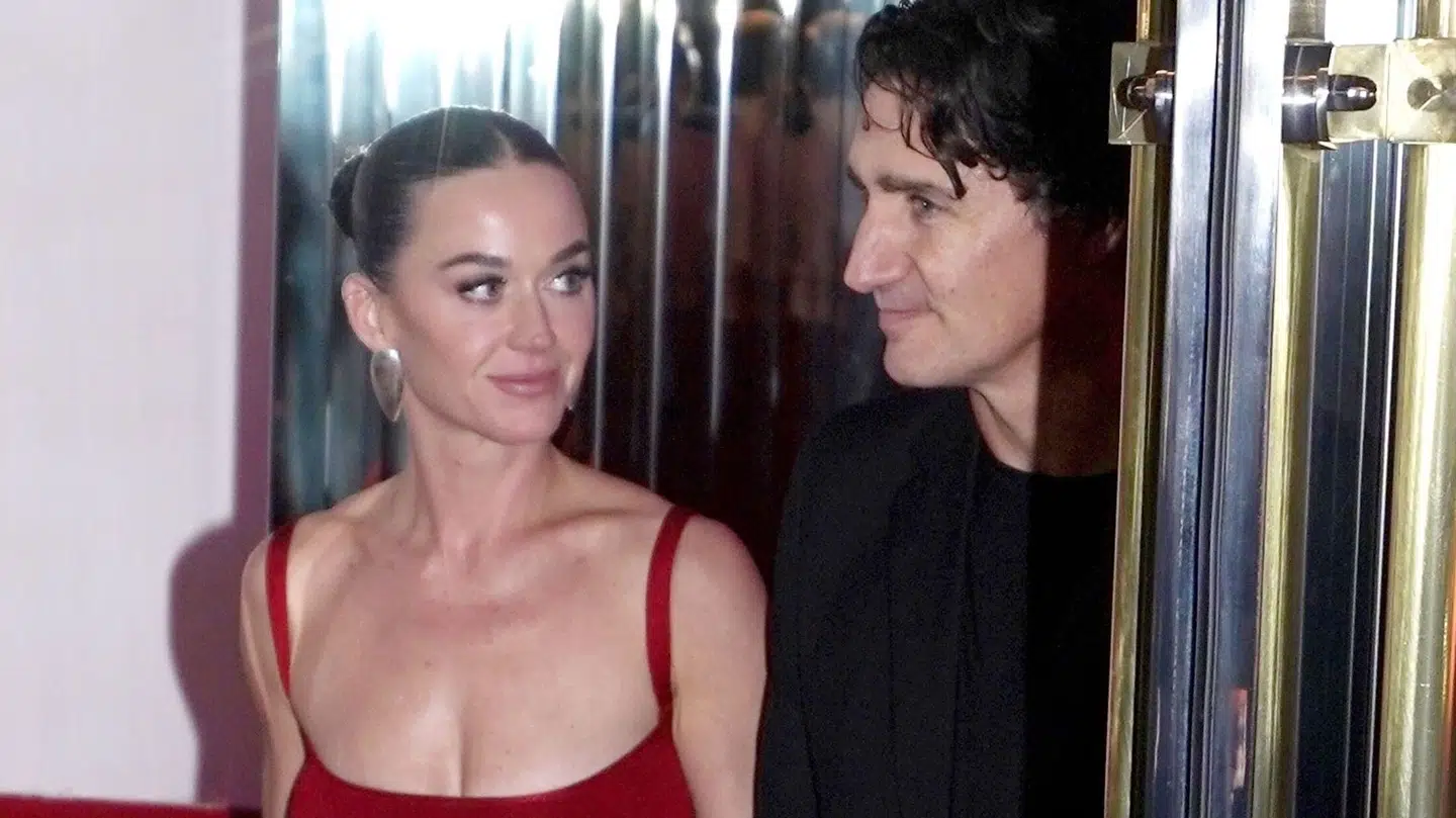 Katy Perry og Justin Trudeau i Paris lørdag 25. oktober.
