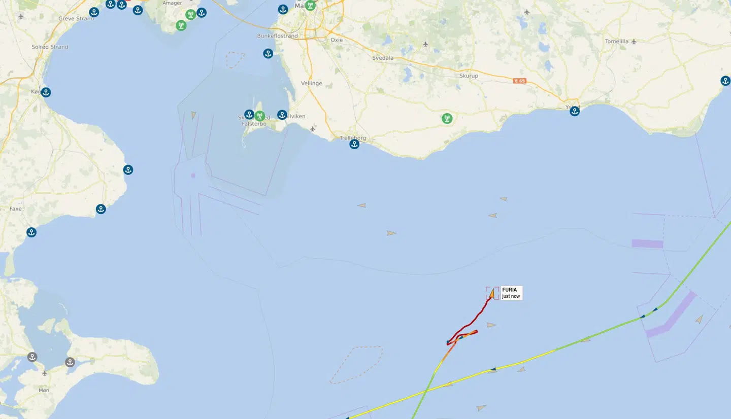 Furias ligger i skrivende stund syd for Skåne, hvor det sejler meget langsomt.