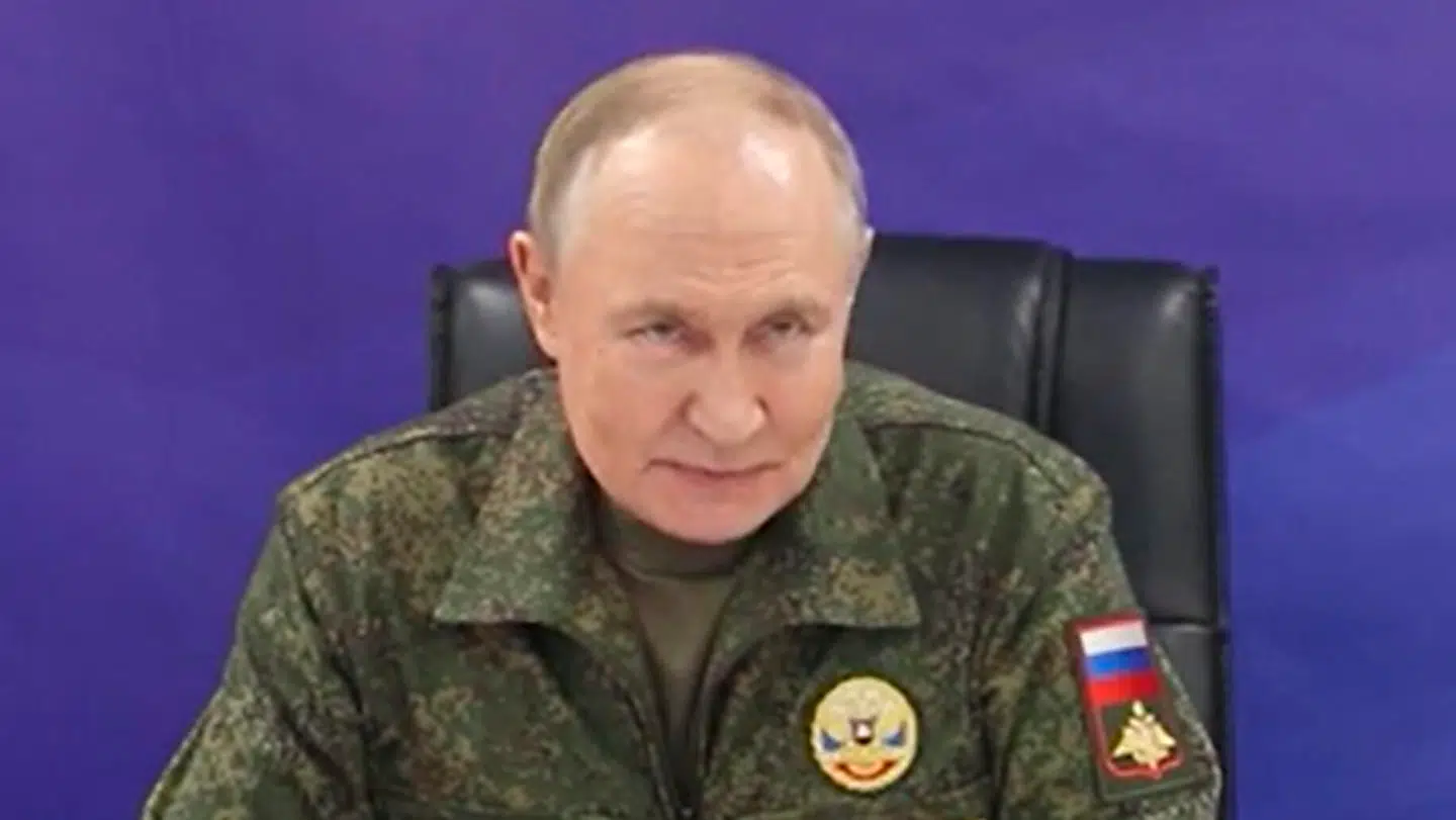 Ruslands præsident, Vladimir Putin, fotograferet under et besøg på en af det russiske militærs kommandoposter.