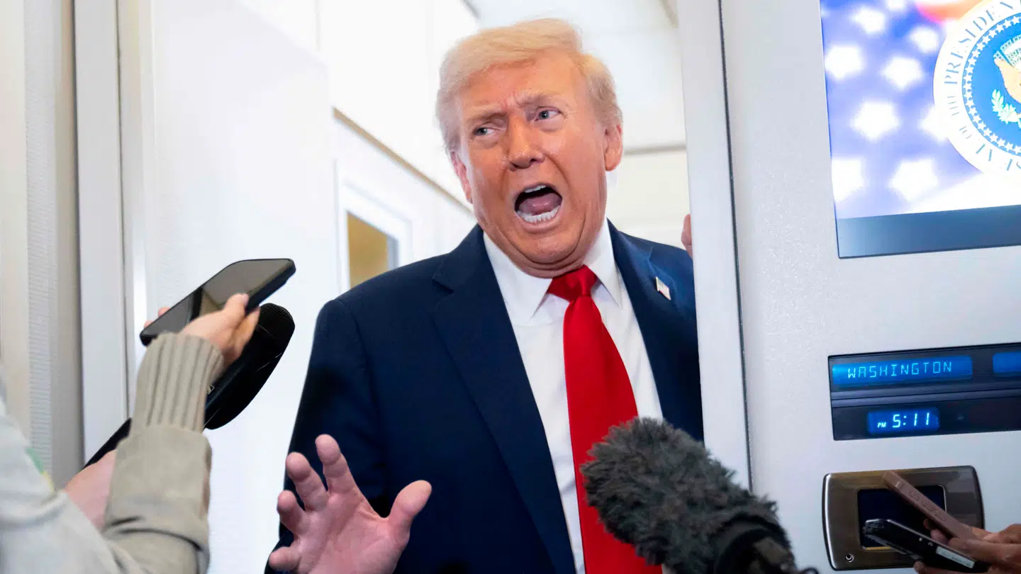 Donald Trump ombord på Air Force One.