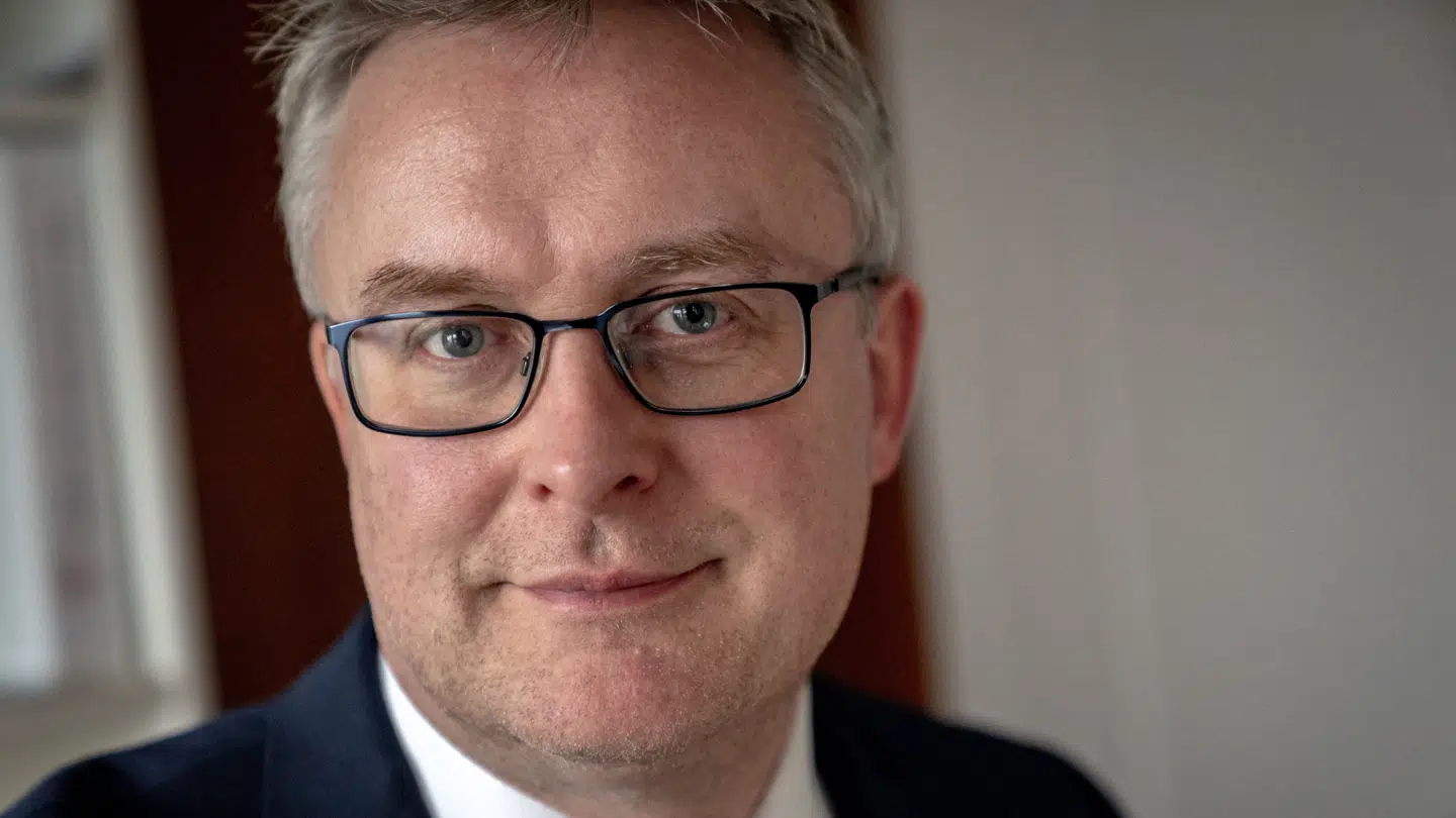 Minister for Fødevarer, Landbrug og Fiskeri, Jacob Jensen (V) laver en ny organisering, der koster nedlagte stillinger.