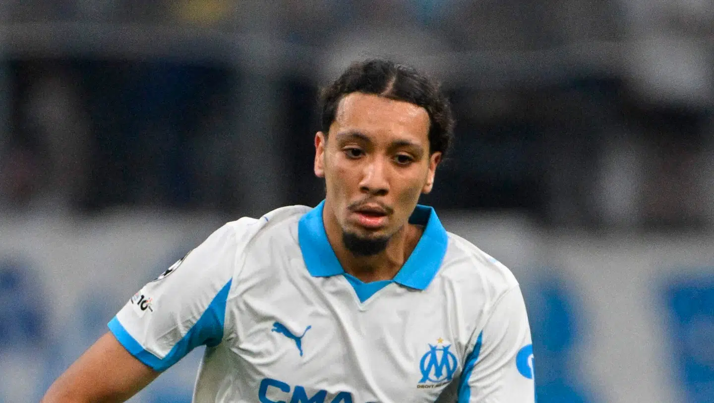 Marseille-spilleren Bilal Nadir faldt pludselig om på banen under onsdagens kamp mod Angers i den franske Ligue 1.