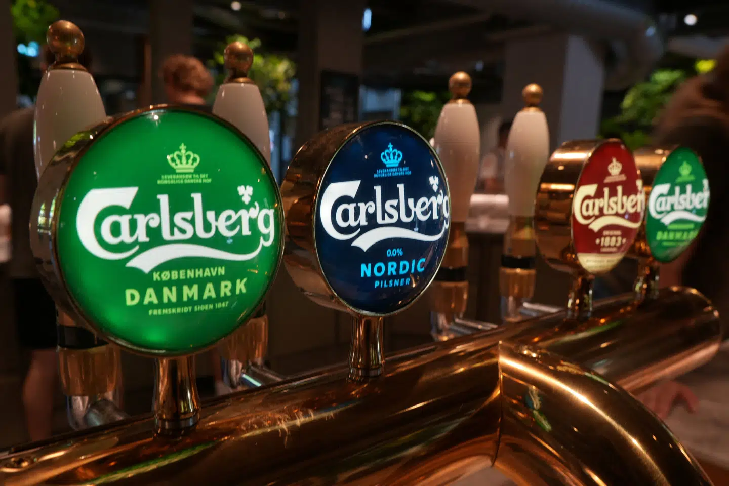 Carlsberg sælger knap så meget øl, men oplever til gengæld vækst indenfor ikke-alkoholiske drikke. (Arkivfoto).