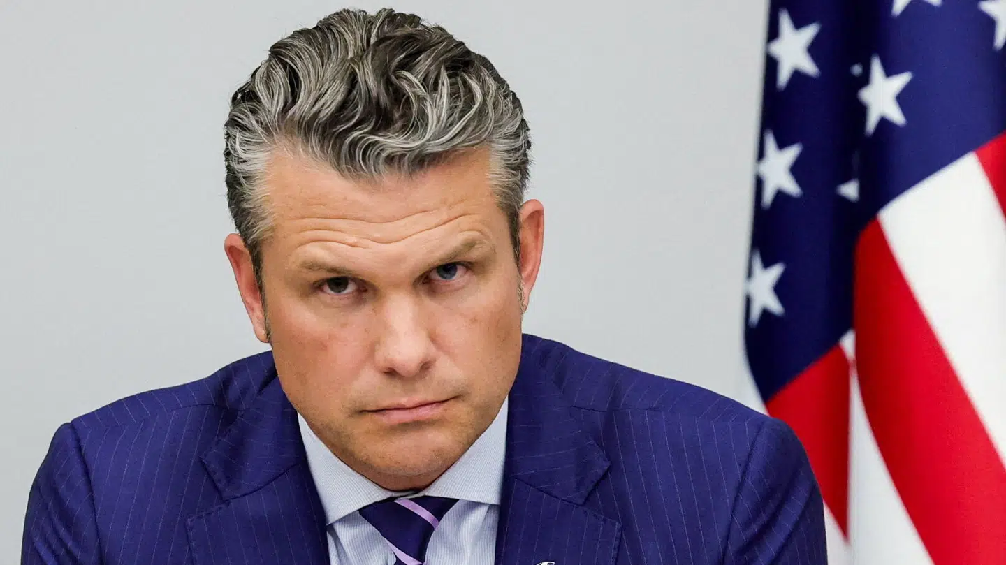 Her ses den amerikanske forsvarsminister, Pete Hegseth, under et møde den 15. oktober.