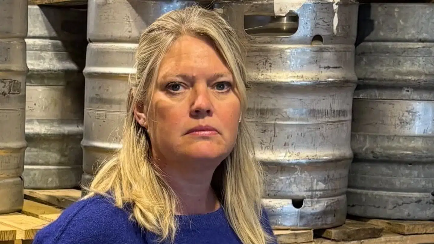 Charlotte Bennekov føler sig fanget i regeltyranni og chikaneret af myndighederne.