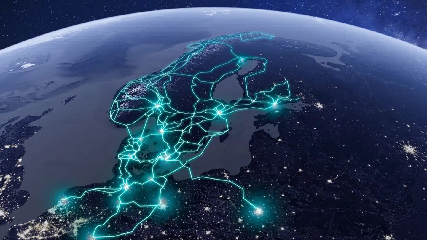 Danmark er voldsomt afhængig af, at tele- og internetforbindelserne virker. Men de færreste har gjort sig klart, hvor afhængige de reelt er i dagligdagen af, at der altid er »hul igennem«.