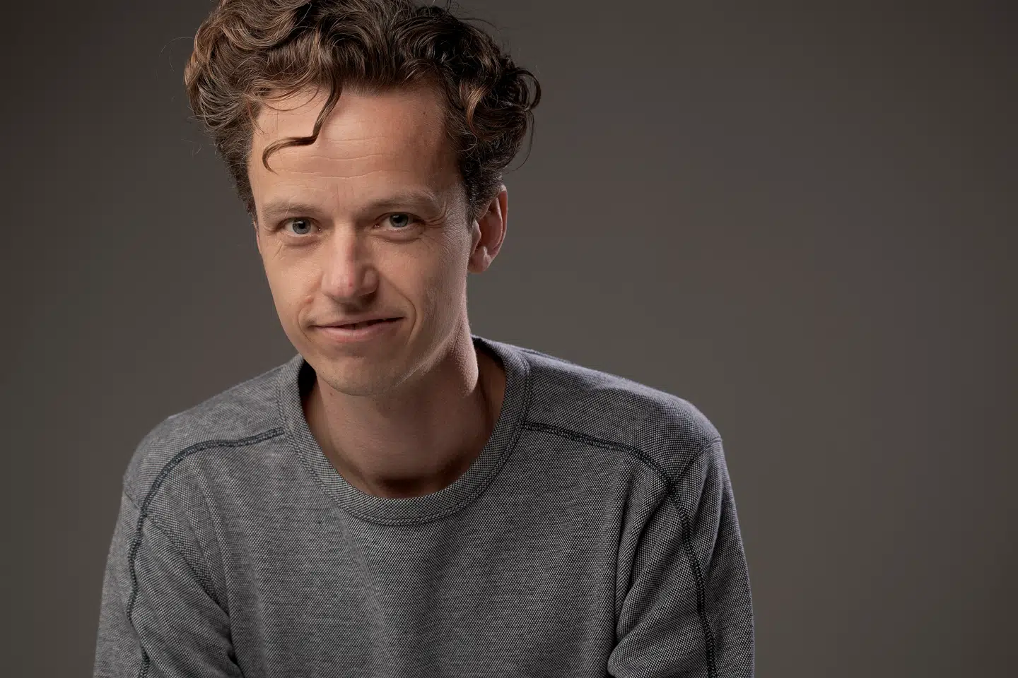 Det er faktisk ikke underligt, som man skulle tro, at en 30-årig finder en 15-årig interessant, mener journalist og forfatter Anders Haahr Rasmussen.