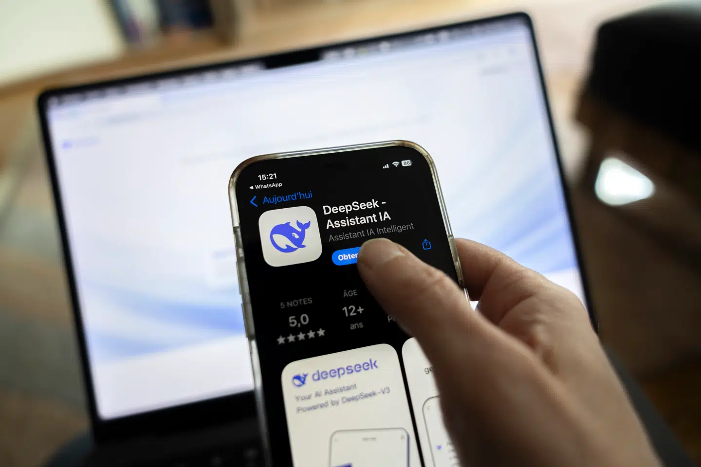 Ny forskning udfordrer dommedagsprofetier om ai og viser, at kunstig intelligens kan skabe både job og vækst – hvis altså politikerne griber det rigtigt an.