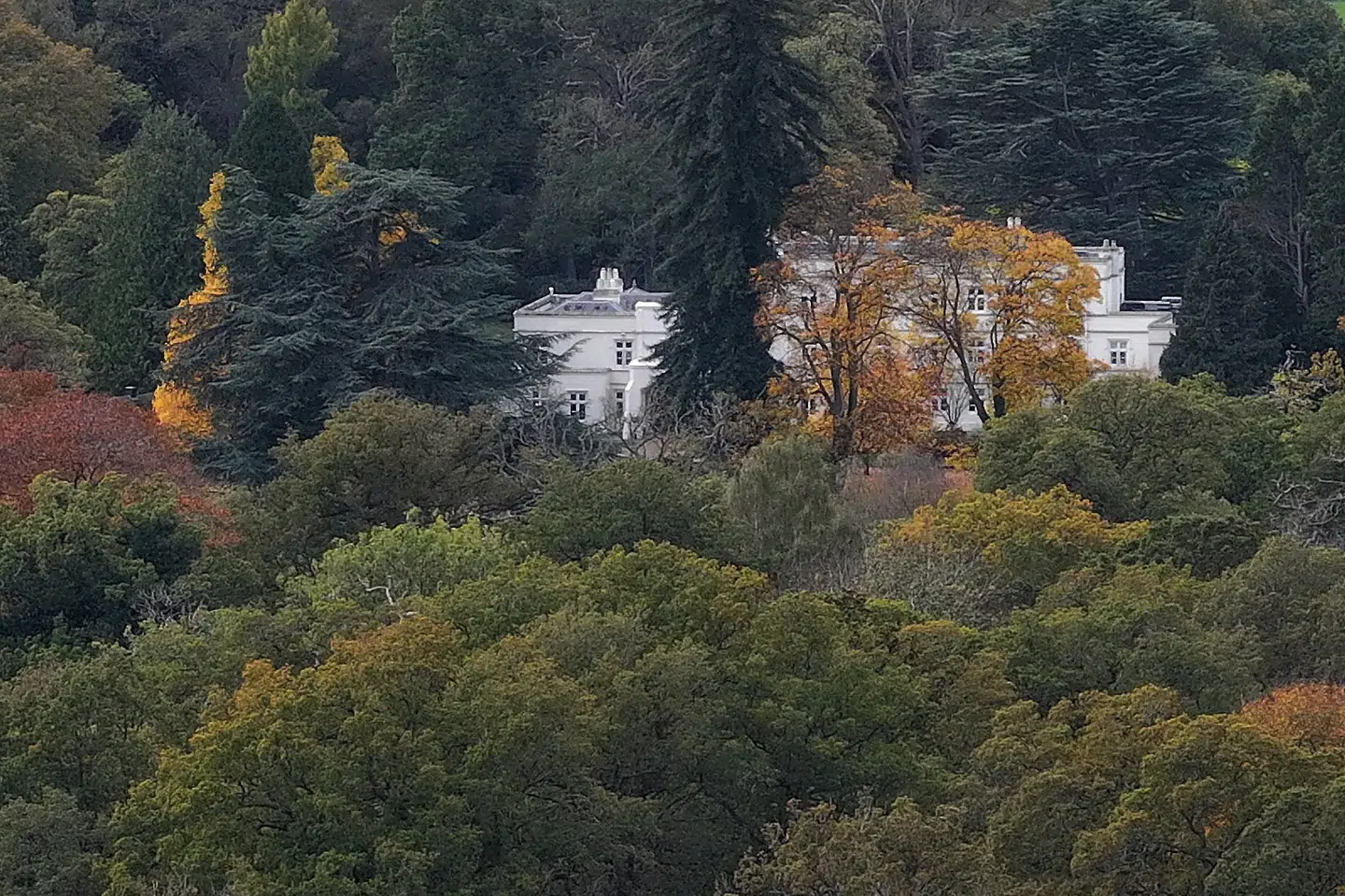 Den royale residens Royal Lodge som Prins Andrew nu skal flytte fra. (Arkivfoto).
