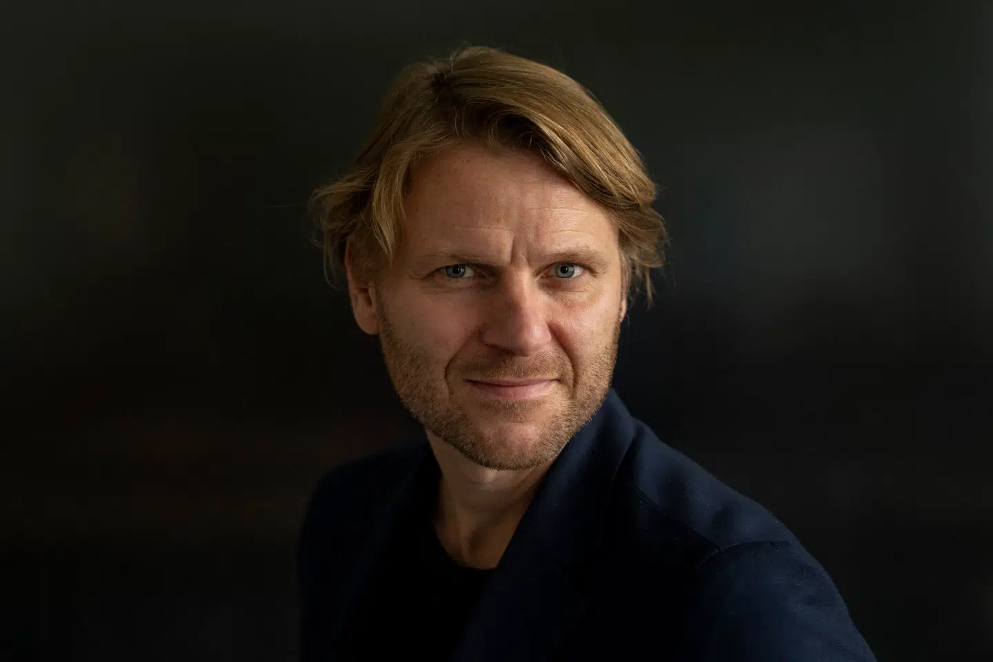 Martin Hosbond er skoleleder på Hjalleskolen, en gennemsnitlig folkeskole i Odense. Han ser en konflikt som et potentiale for læring.