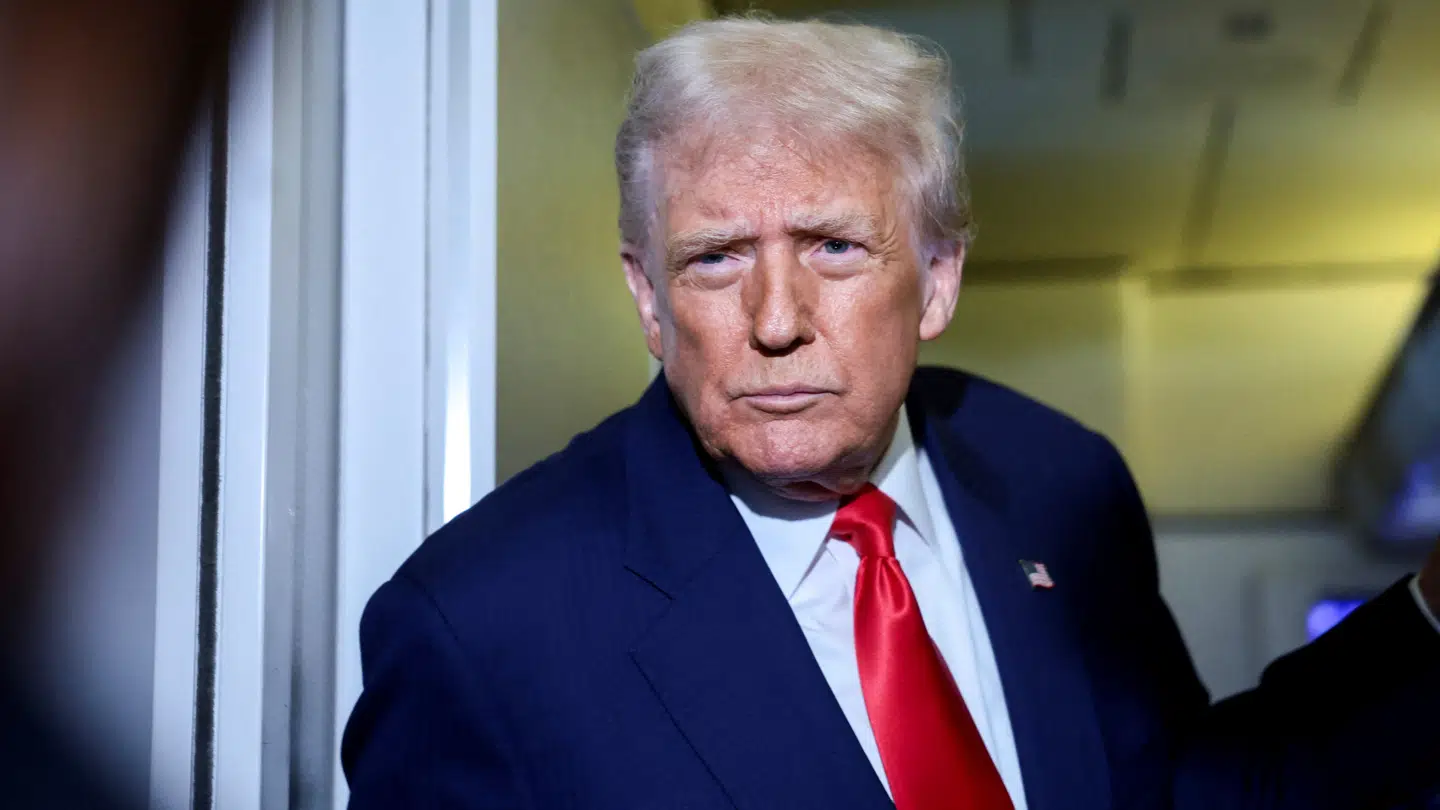 Den amerikanske præsident, Donald Trump, raser over den delvise nedlukning af det føderale statsapparat, som nu har stået på i en måned.