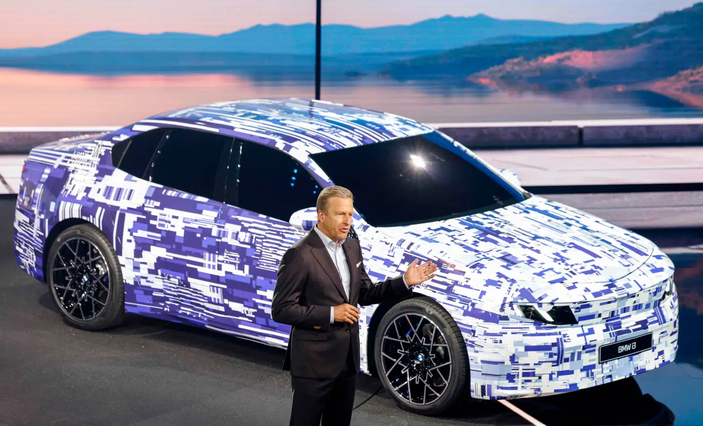 BMWs topchef, Oliver Zipse, fremviste selv den nye i3 i begyndelsen af september i München i Sydtyskland.