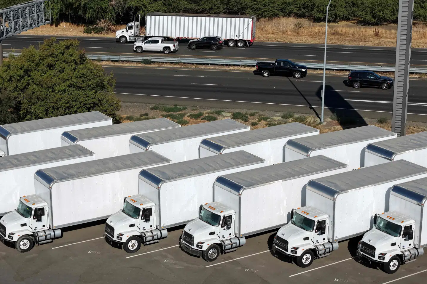 Langt størstedelen af de lastbiler, der hvert år importeres i USA, kommer fra nabolandene Canada og Mexico. Som følge af handelsaftale er dele af importtold blevet lempet. (Arkivfoto).