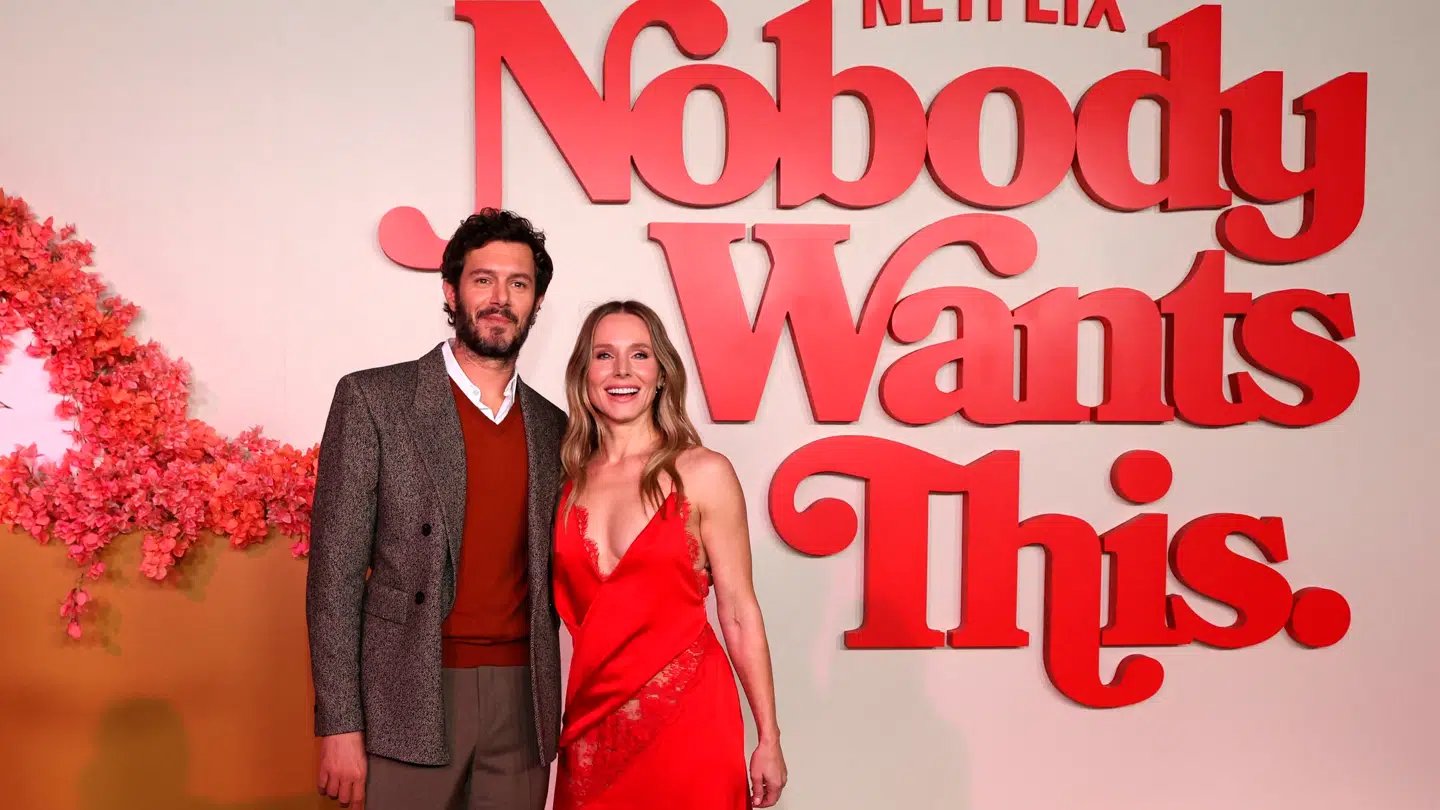 Anden sæson af Netflix-serien Nobody Wants This har fået sindene i kog hos mange fans.