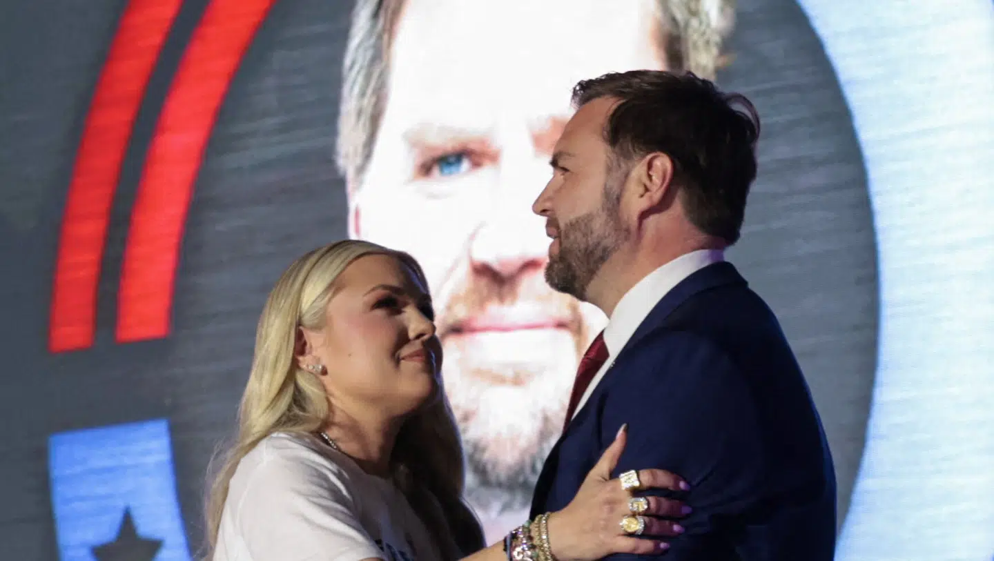 Spekulationer går amok, efter J.D. Vance og Erika Kirk mødtes onsdag.