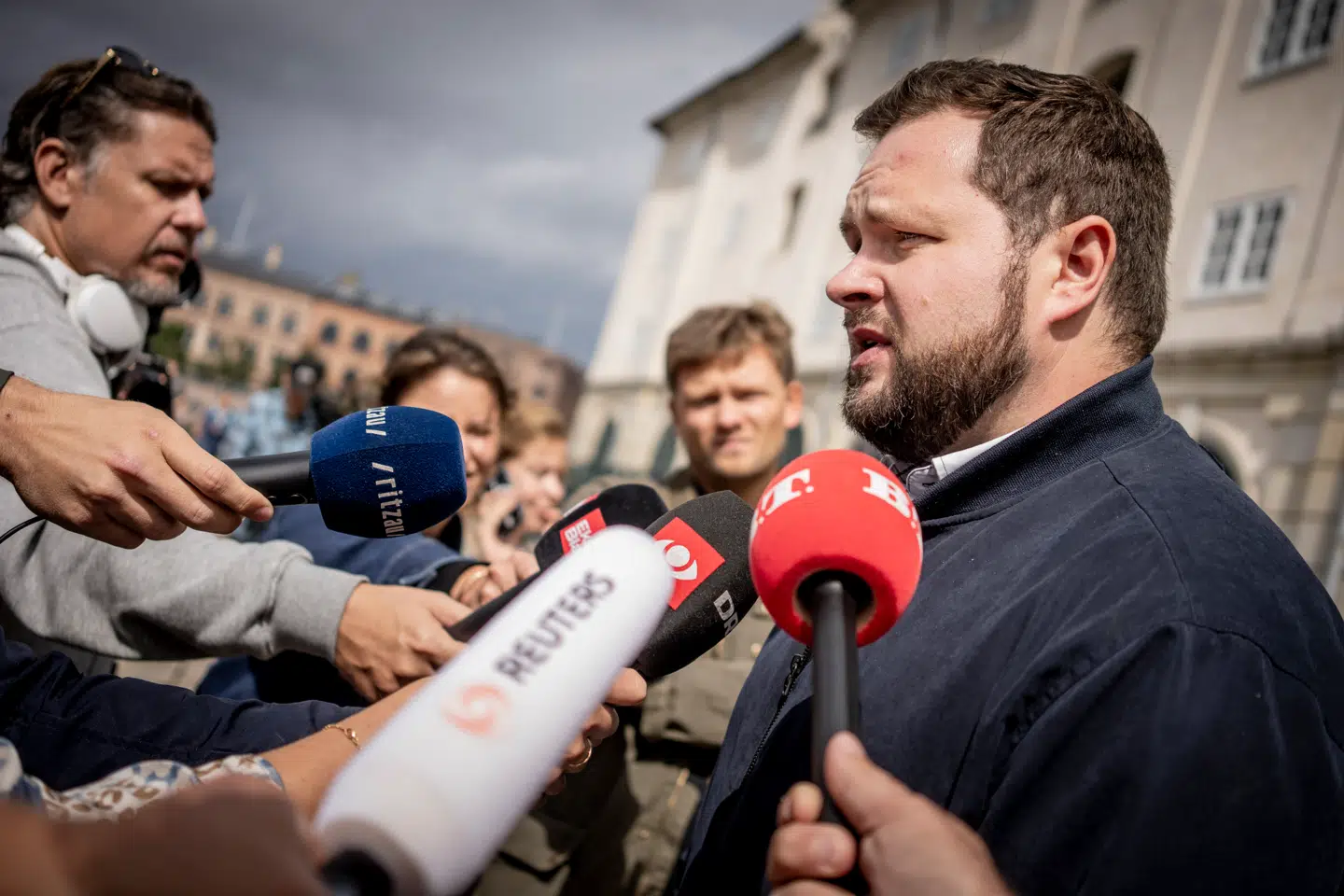 Dansk Folkepartis Anders Vistisen har modtaget et personligt brev, hvori Kinas regering raser mod ham, fordi han har besøgt Taiwan. Nu er flere danskere på vej, og ekspert er overrasket over udviklingen, hvor socialdemokraterne går forrest.