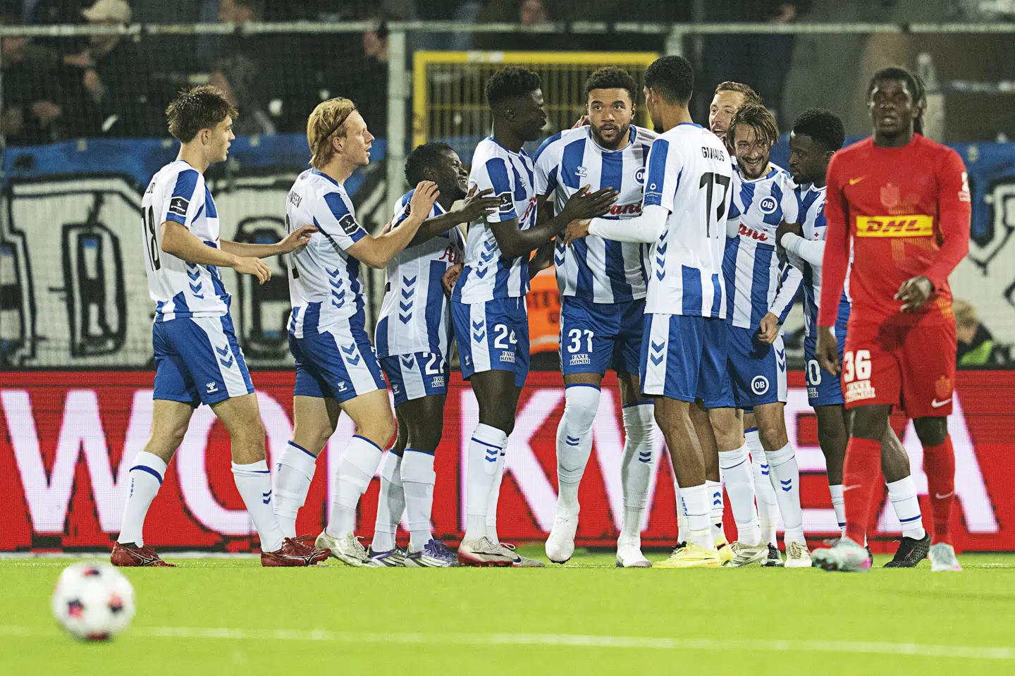 Jay-Roy Grot (nummer 31) scorede hattrick for OB mod FCN.