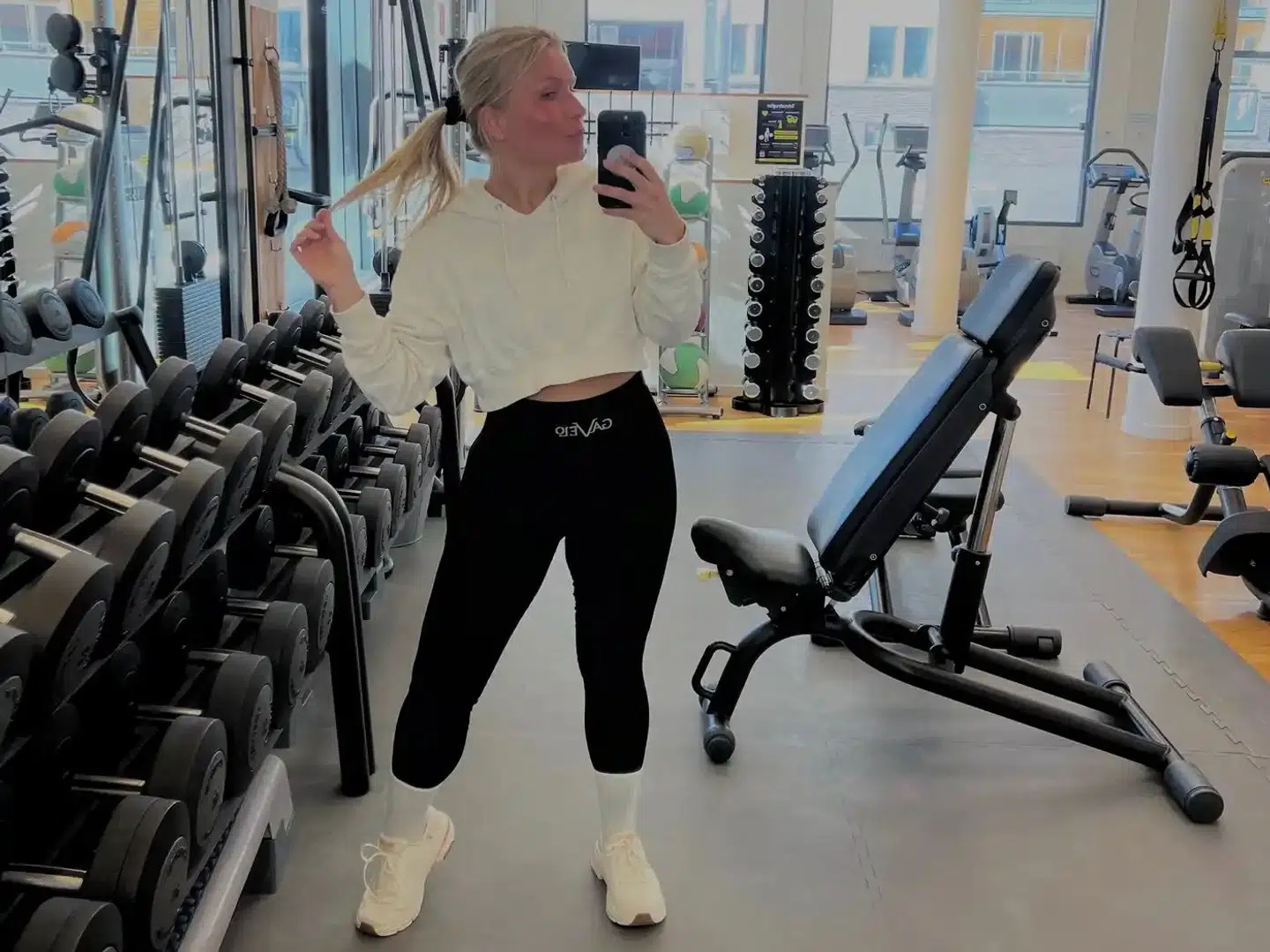 Felicia sørger for at bevæge sig regelmæssigt for at håndtere sin smerter. "Jeg vil vise, at man kan leve et almindeligt liv, selvom det til at starte med kræver tilpasning."