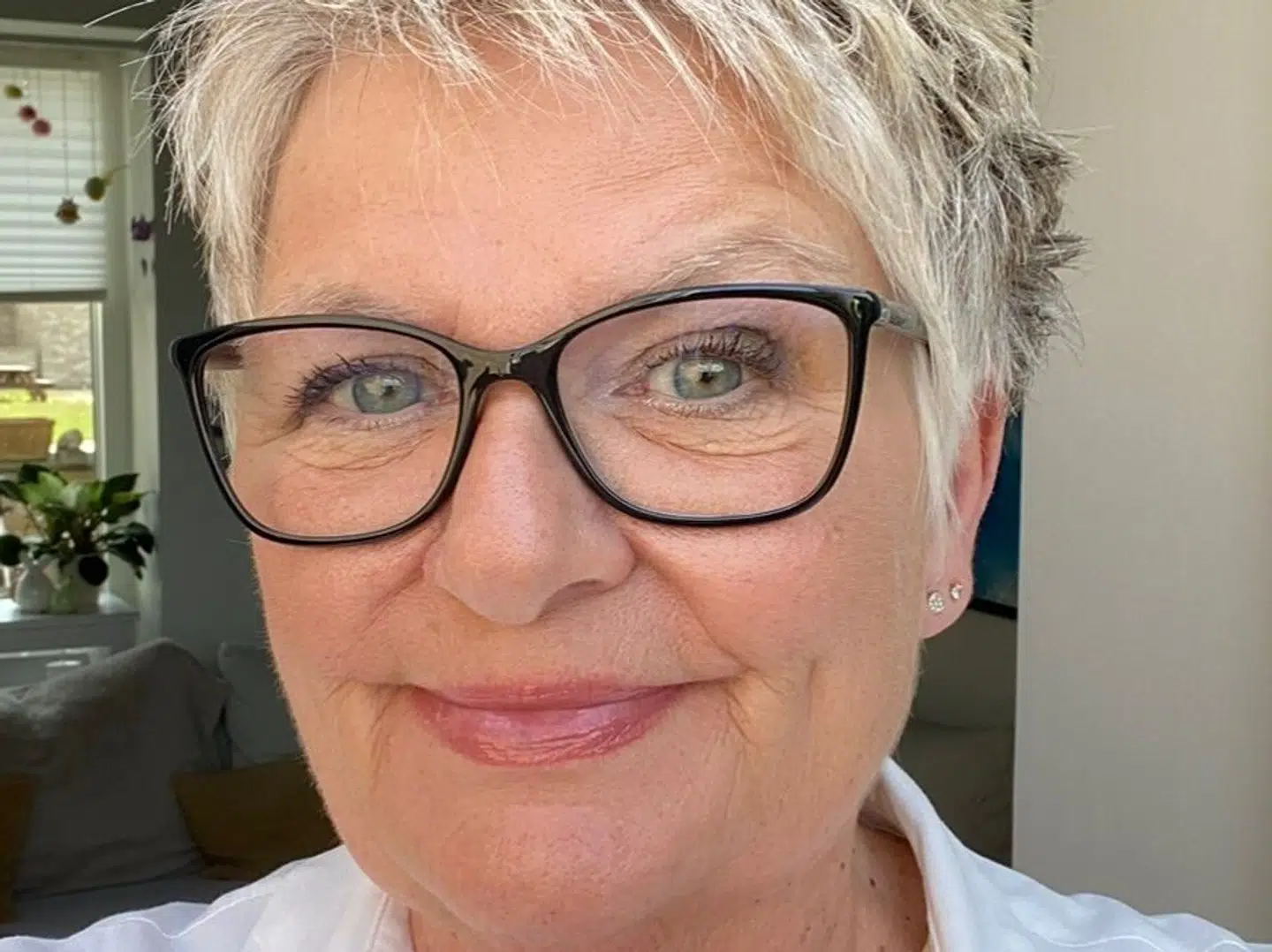 64-årige Stine Hagen besøger sin mor hver eneste dag på plejehjemmet.