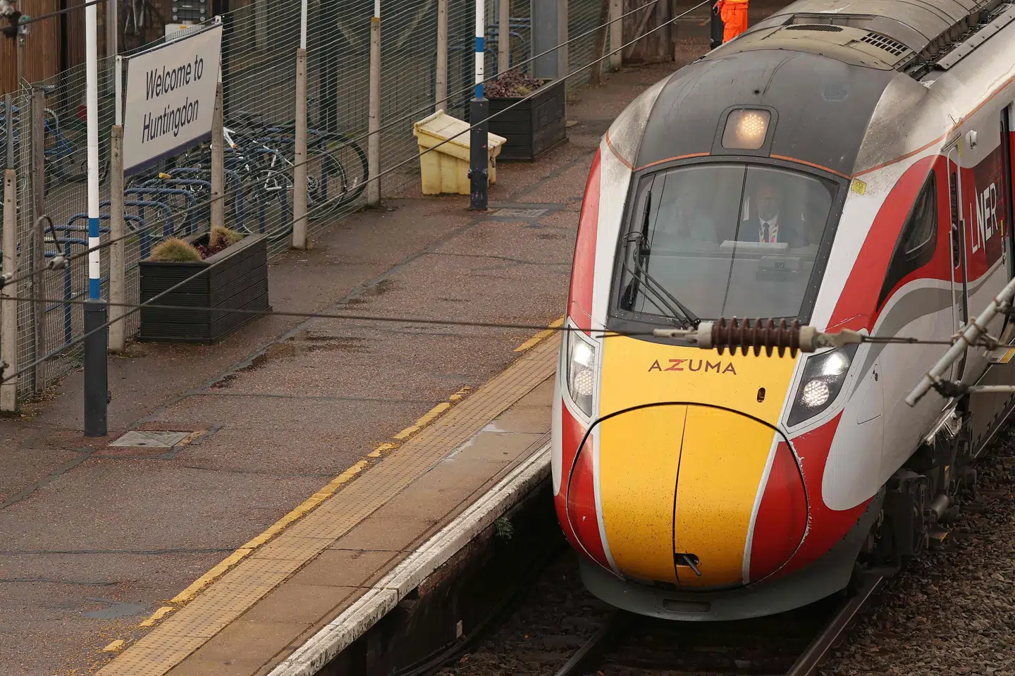 Toget, hvor knivstikkeriet fandt sted, står stadig på stationen i Huntingdon.