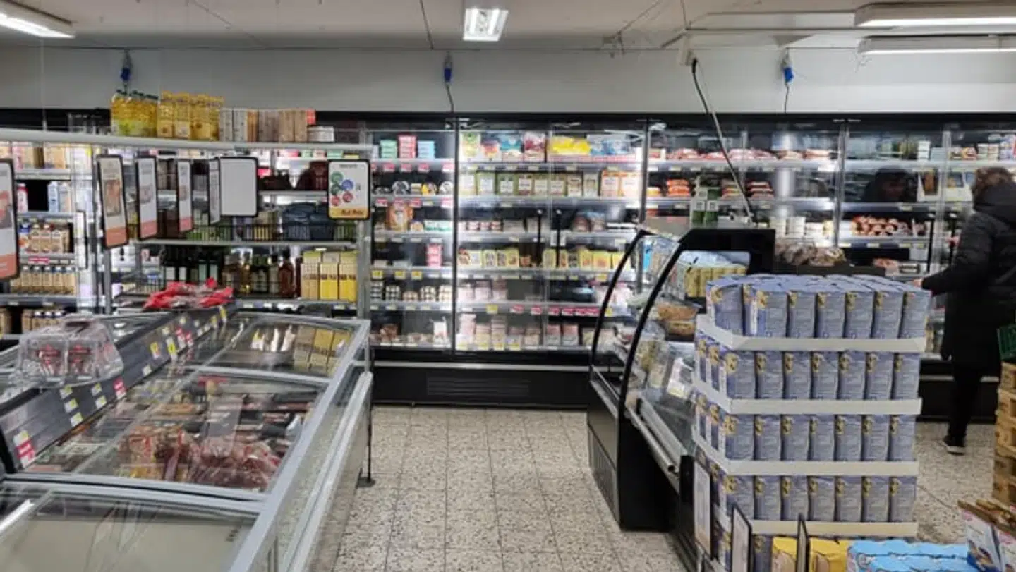 Købmandens 16 medarbejdere kan stå overfor fyringer grundet faldende omsætning.