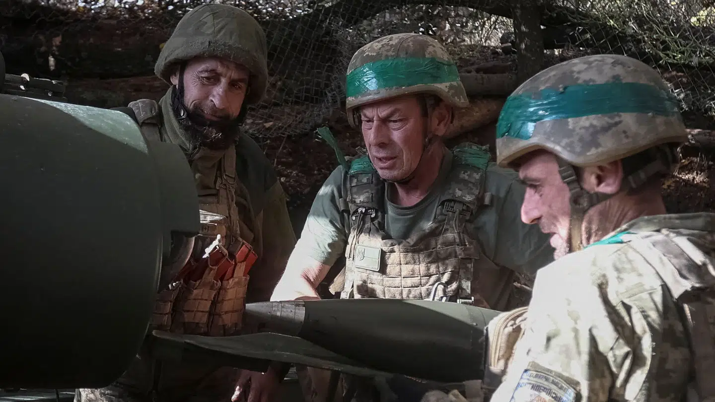 Ukrainerne har tidligere anklaget Rusland for at opbygge en hær på flere tusinde tropper ved Pokrovsk. Samtidig kan Ukraine ses opbygge sin militære indsats i området.