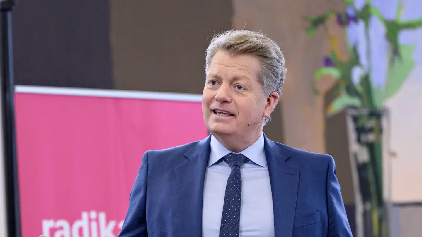 Troels Mylenberg er tilbage på skærmen efter at have været syg med kræft i tyktarmen.