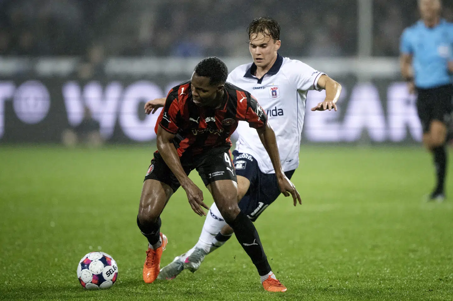 Et væld af nærkampe prægede topkampen på Heden.