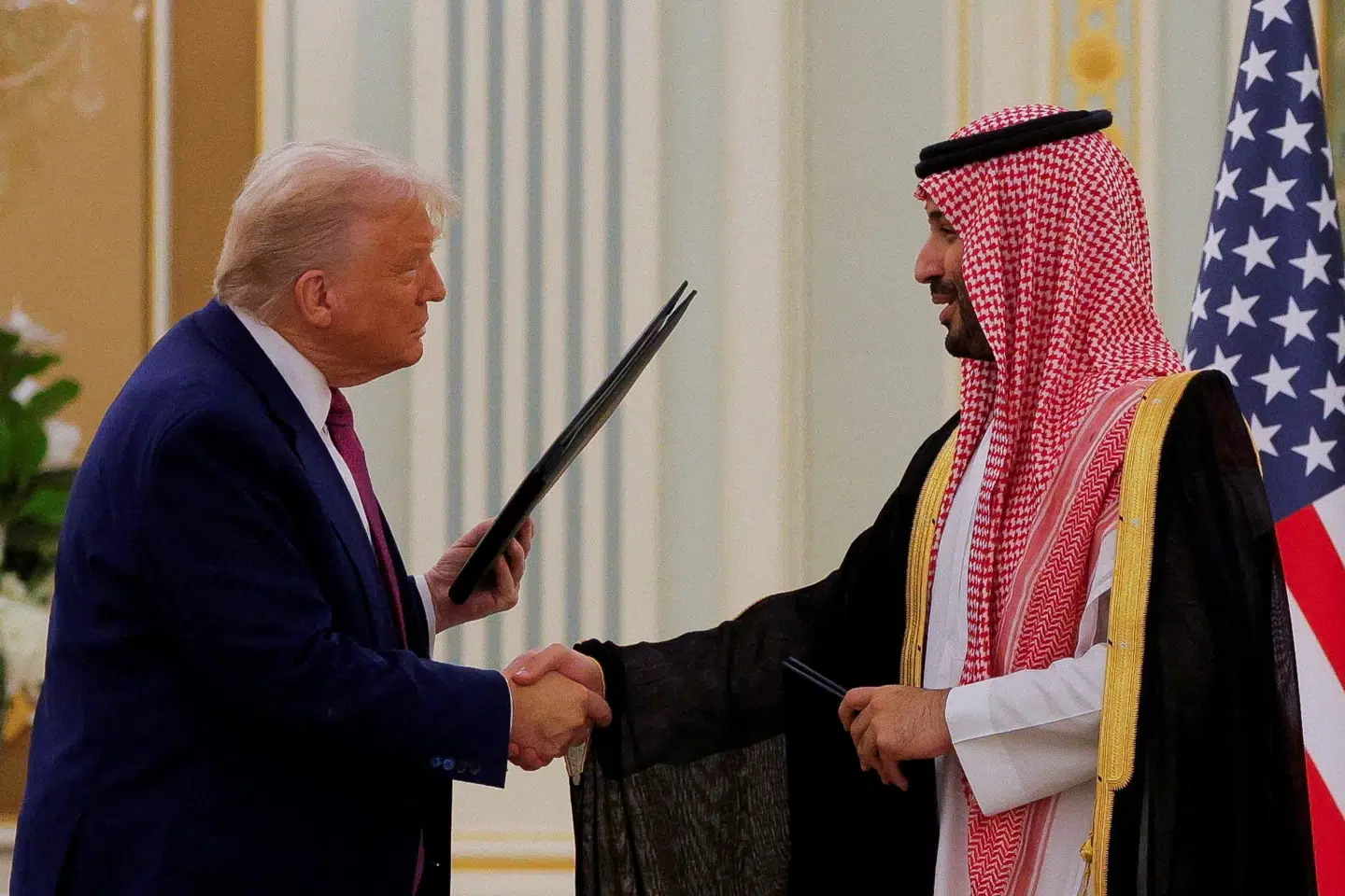 USA's præsident, Donald Trump, og Saudi-Arabiens kronprins, Mohammed bin Salman, i Riyadh i Saudi-Arabien i maj i år. Den 18. november besøger kronprinsen Det Hvide Hus i USA. (Arkivfoto).