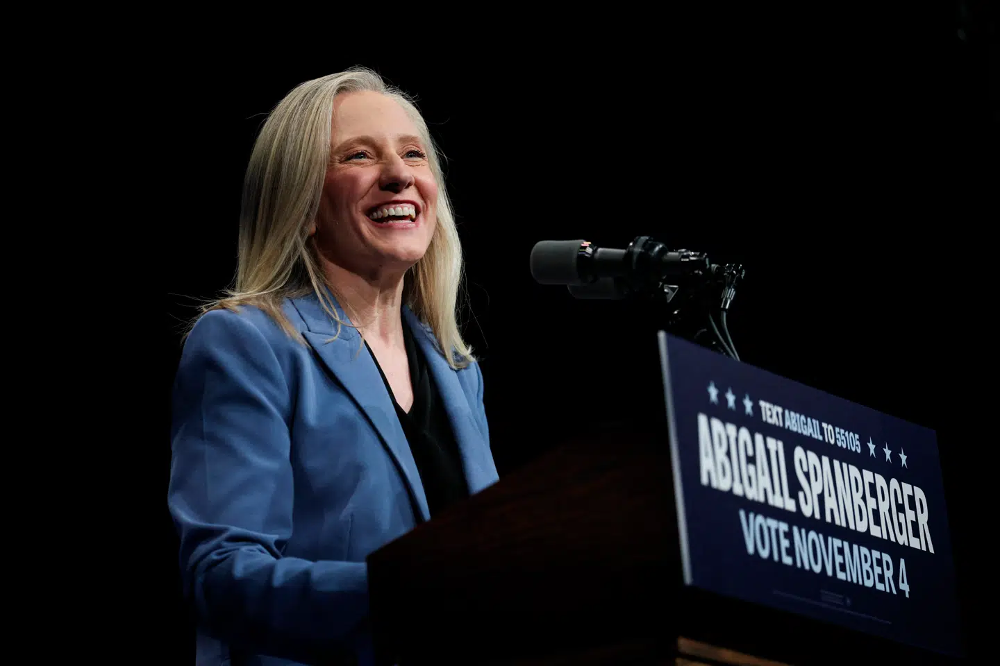 Her ses den demokratiske guvernørkandidat i Virginia, Abigail Spanberger.