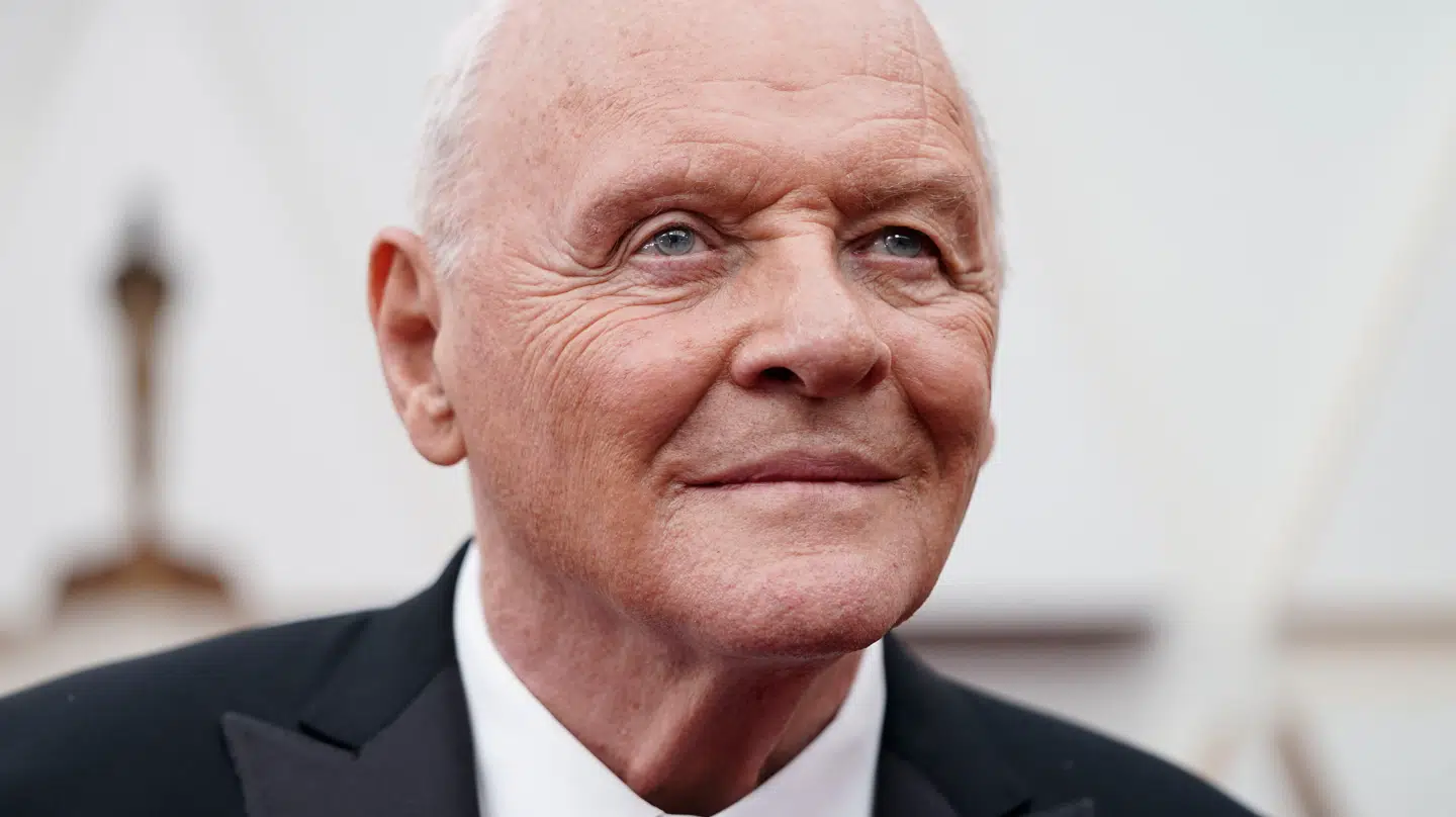Den britiske skuespiller Anthony Hopkins ses her i 2022 til premieren på filmen 'Armageddon Time'.
