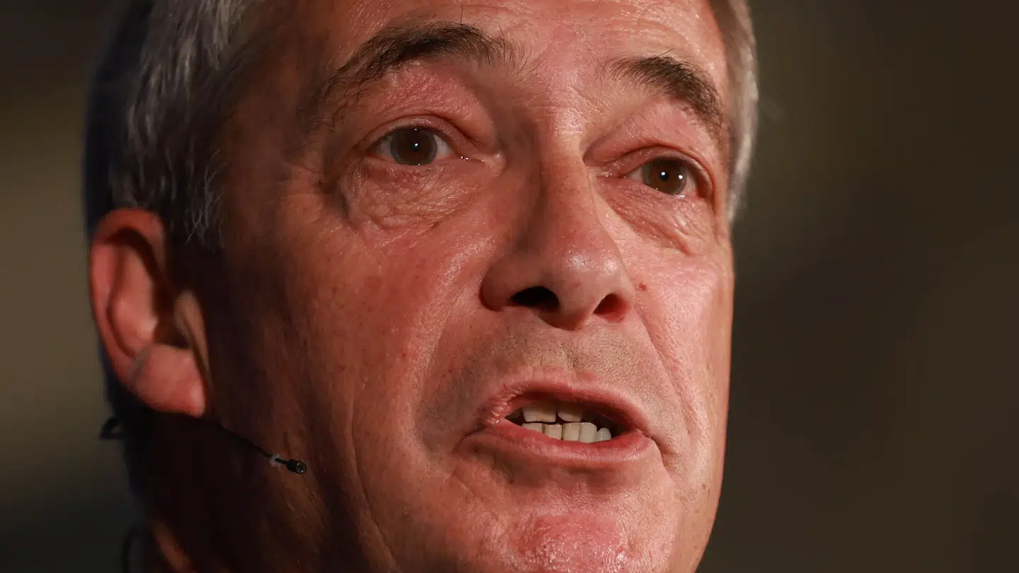 Modsat Nigel Farages parti Reform UK har partierne Labour og Konservative set en markant tilbagegang i meningsmålingerne de seneste år.