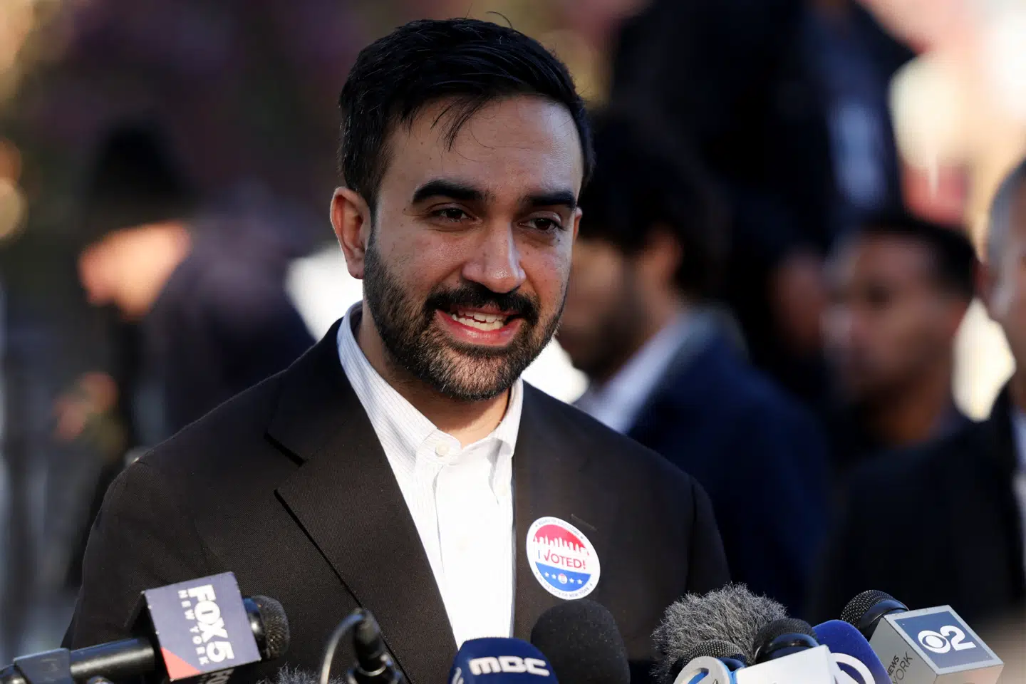 Demokraternes kandidat til borgmesterposten i New York, Zohran Mamdani, er storfavorit til at vinde valget tirsdag.