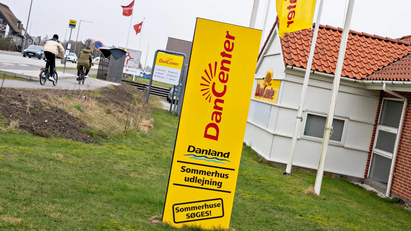 Ikke hos DanCenters kontor i Hune ved Blokhus, som ses på billedet, men hos sommerhusudlejningsbureauets afdeling på Bornholm, har de fyret og politianmeldt deres tidligere leder.