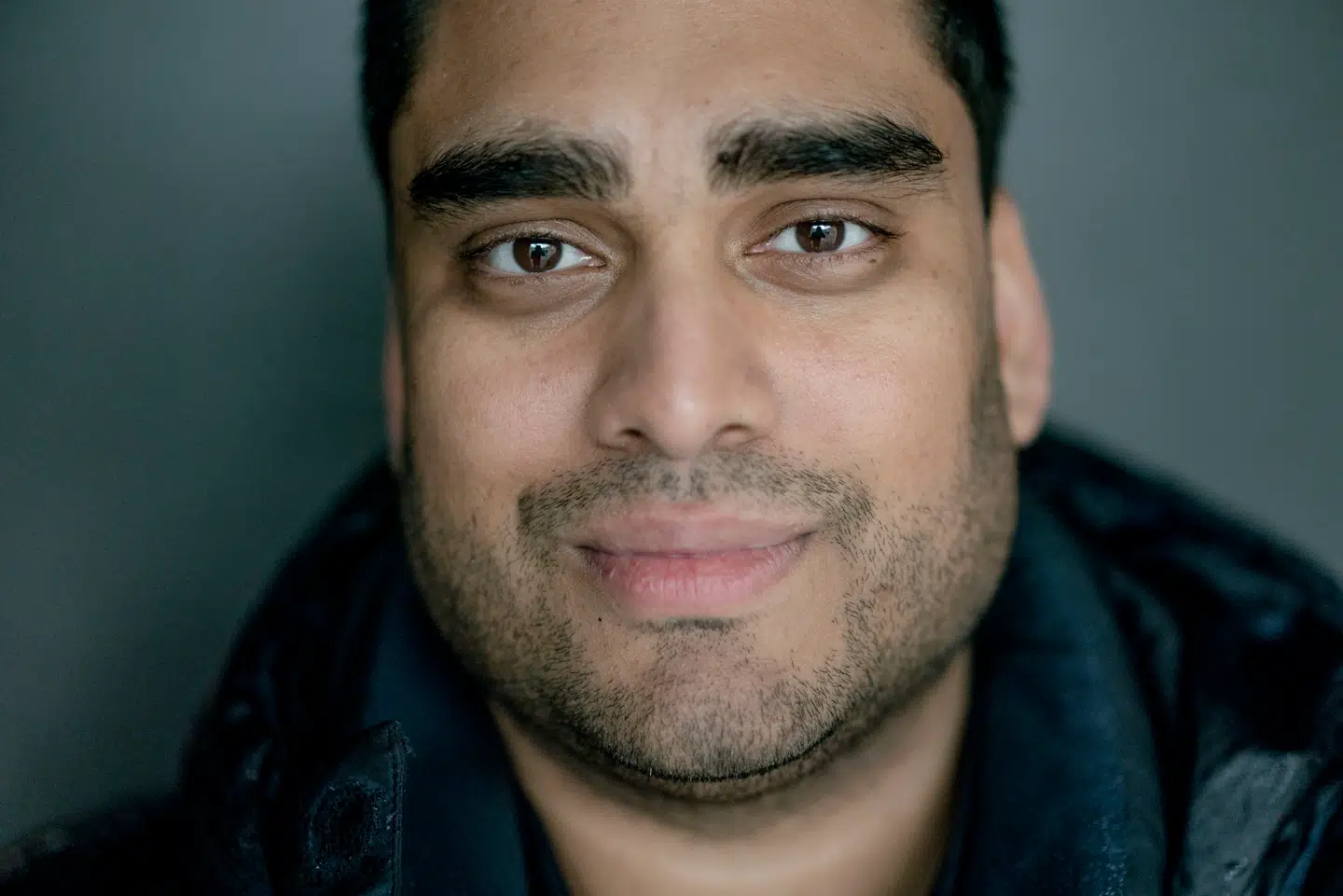 Sikandar Siddique stiller op til borgerrepræsentationen i Københavns Kommune for Frie Grønne og vil afskaffe betalingen for at køre med offentlig transport.